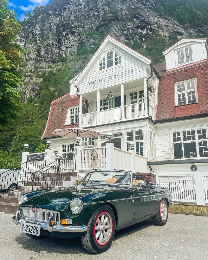 Valldal Fjord Lodge B&B エクステリア 写真