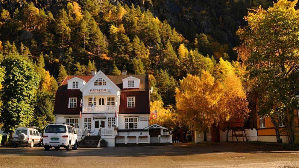 Valldal Fjord Lodge B&B エクステリア 写真